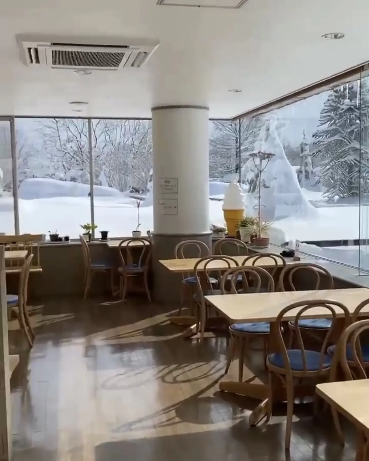 園内喫茶店「ココナッツアイランド」