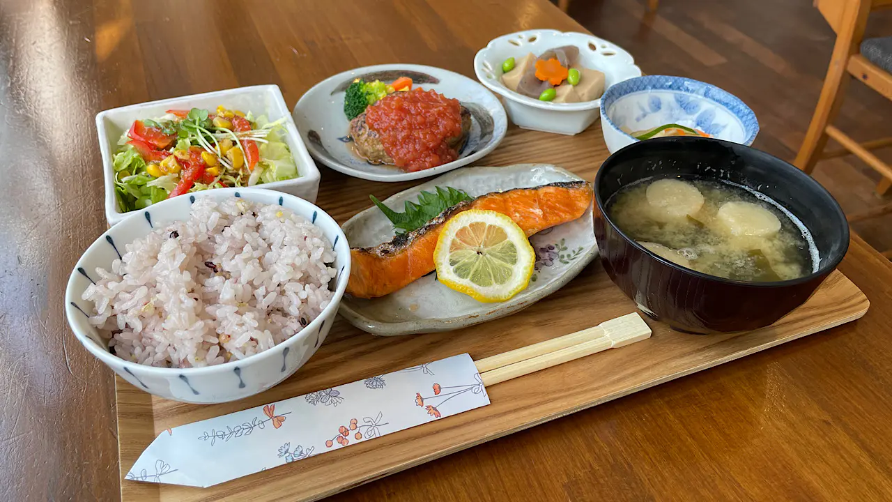 日替わりランチ（1200円）も人気