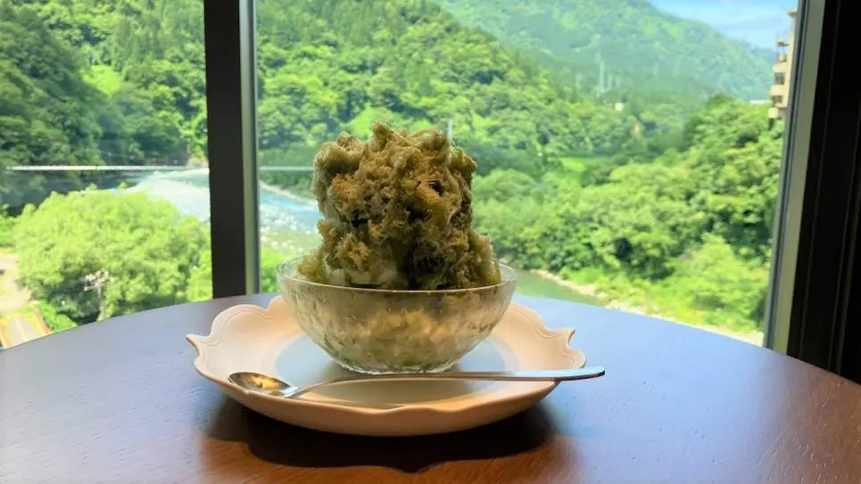 名水氷 くろぼくミルクソフト入り 抹茶ミルク 1100円（税込）