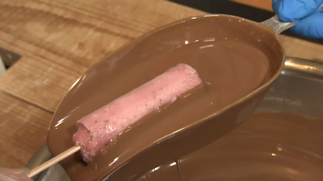 アイスキャンデイ　至高のストロベリー　389円（税込）