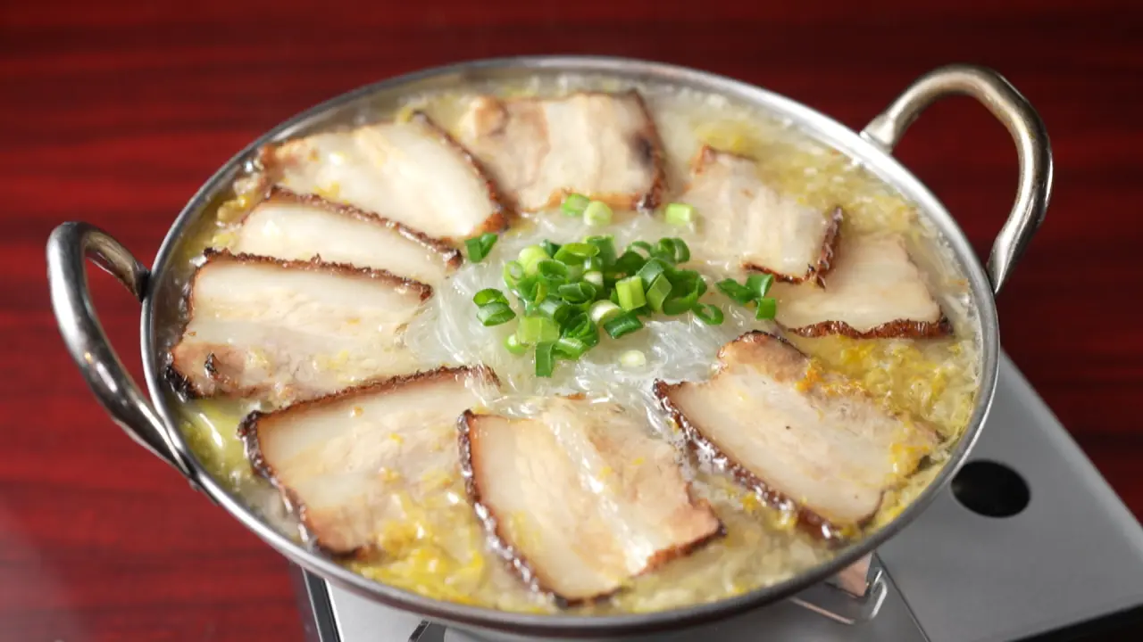 シャンツァイ豚肉なべ　1250円（税込）　※夜限定