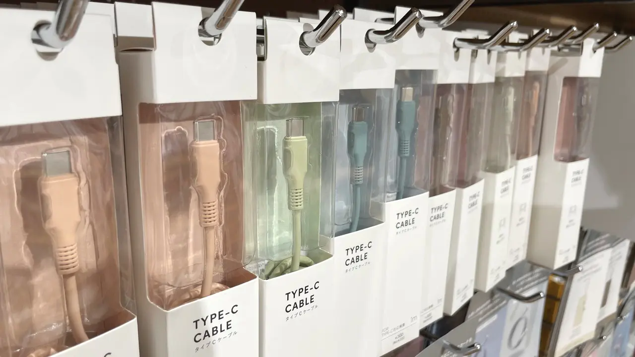 第10位　タイプCケーブル　330円
