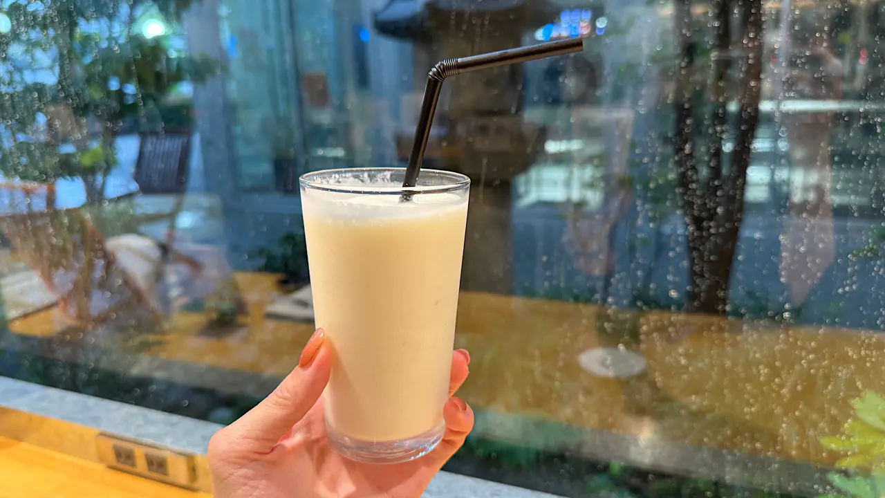 季節のスムージー 600円 （定食とセットなら200円引き）