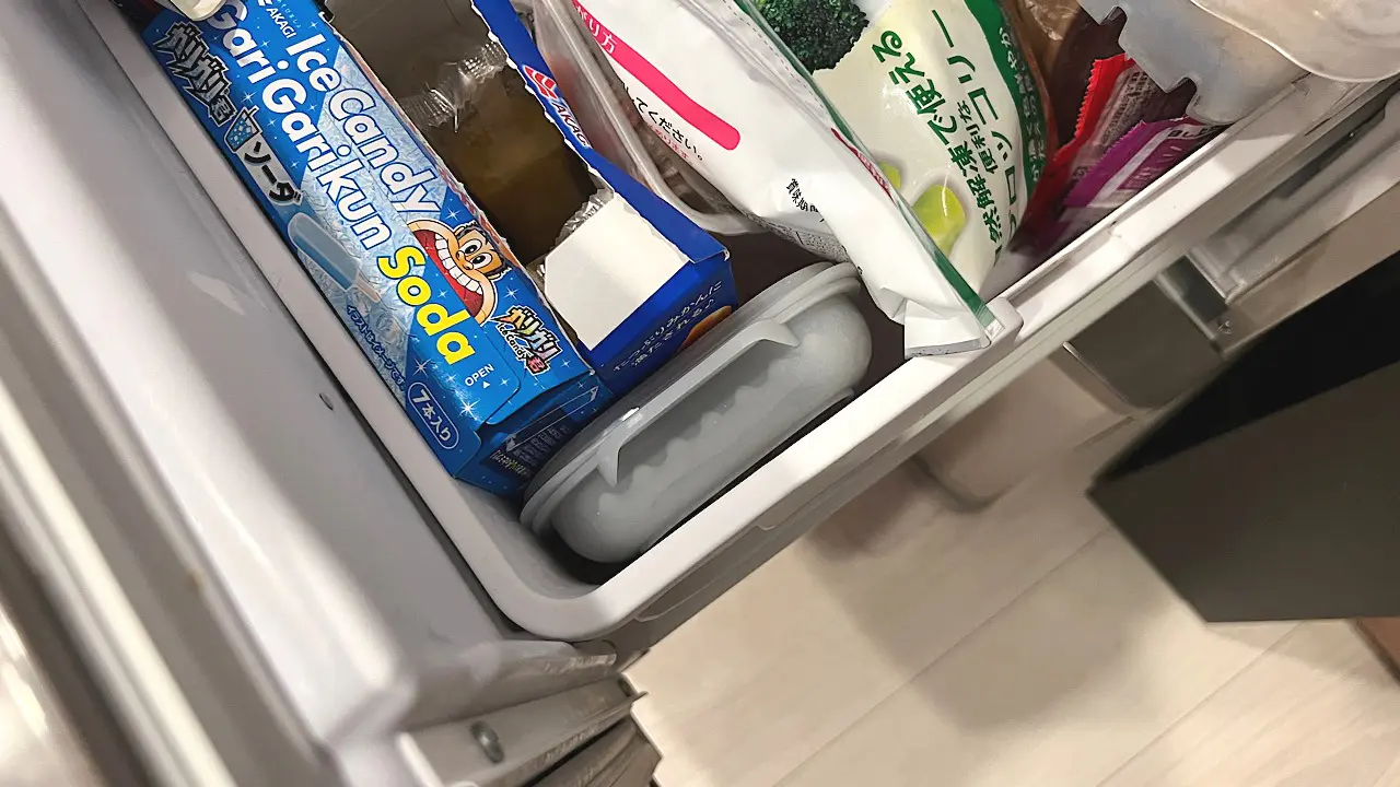 立てて収納もできる
