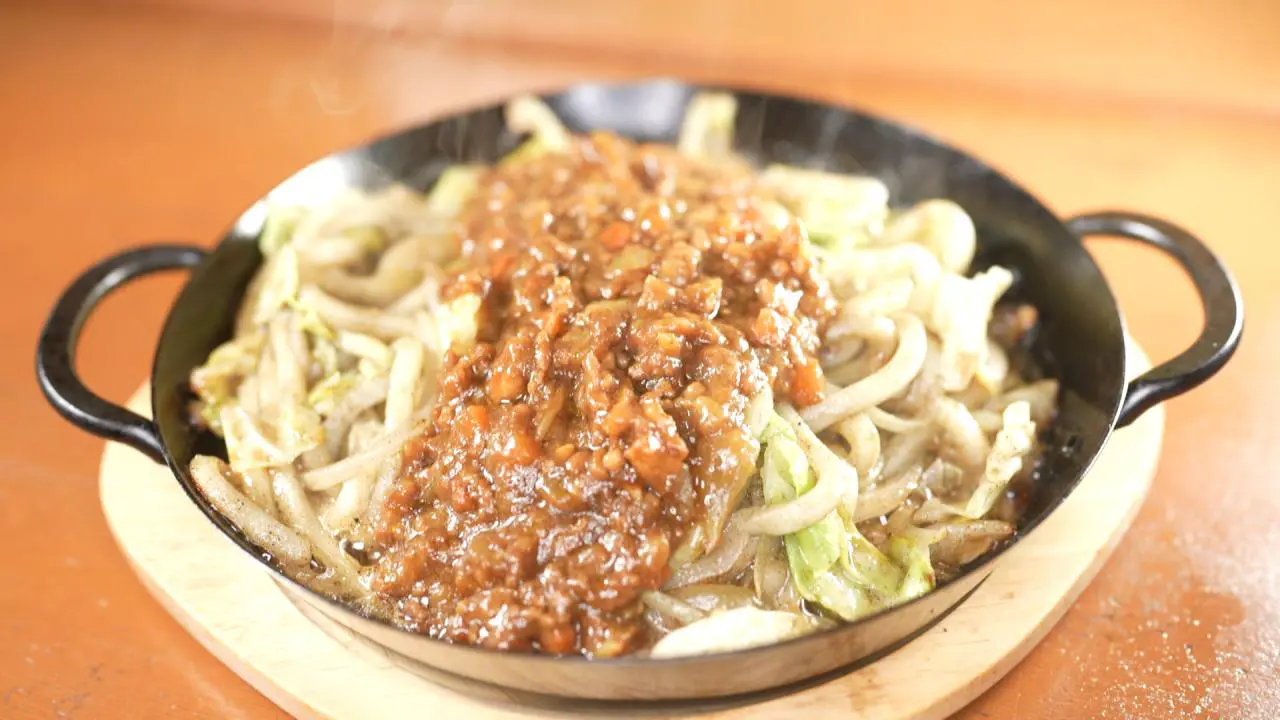 氷見焼カレーうどん　550円（税込）