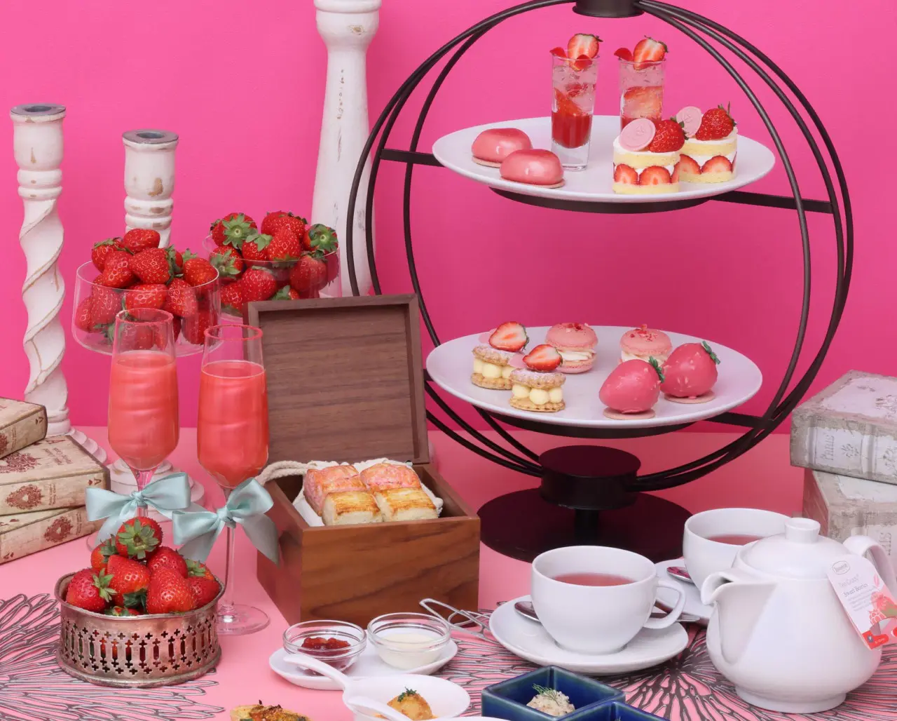 ムース・マカロン・ミルフィーユ…いちご尽くしのストロベリー