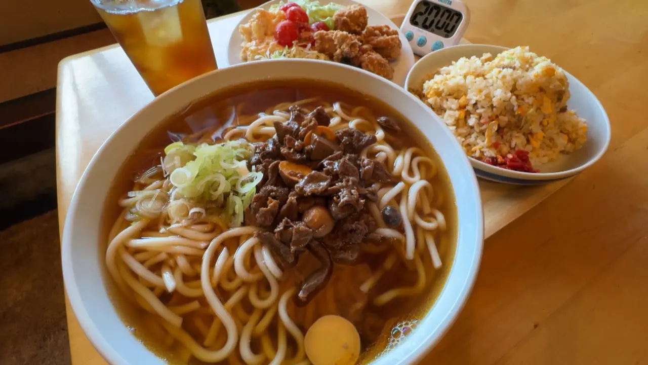 高岡戸出で80年以上愛される鶏もつうどんの店【風月】チャーハン「昭和