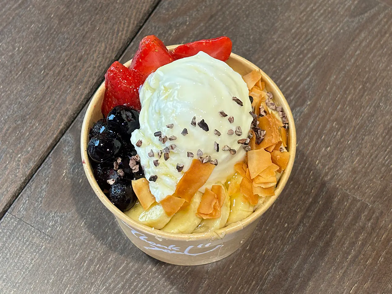 ハーフサイズにグリークヨーグルトをトッピング