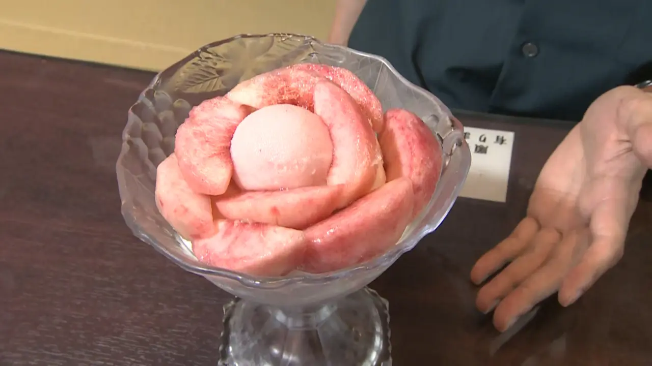 桃パフェ　1738円（税込）