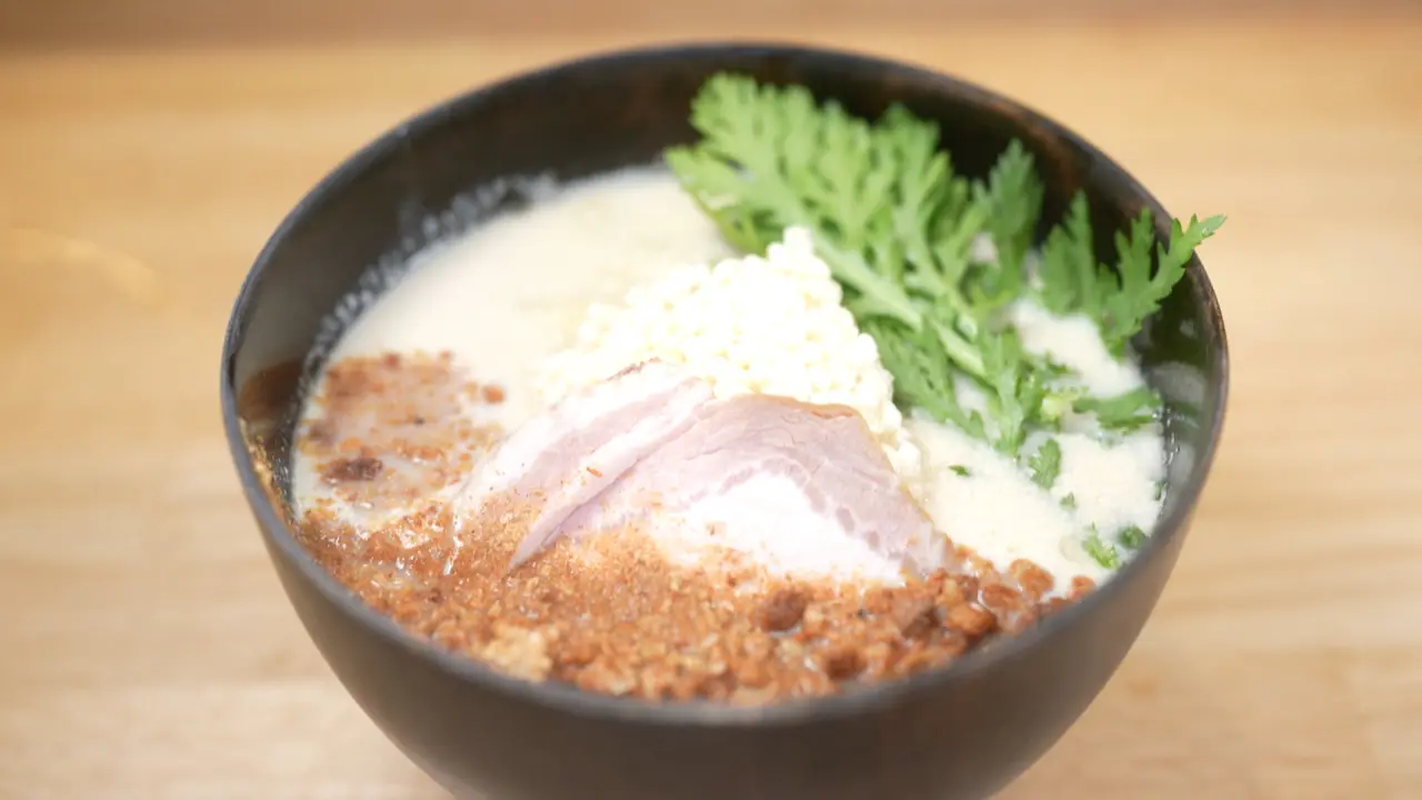 富山湾白海老クリーム白湯めん　2200円（税込）
