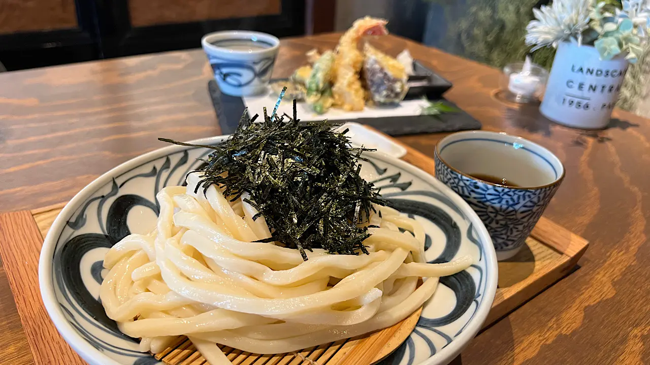 ざるうどん　1000円　※写真は大盛り