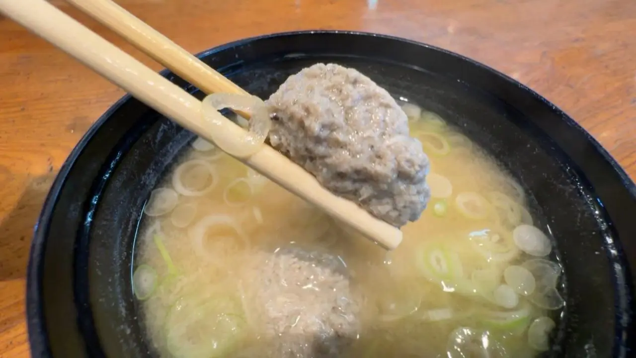 鮎や特製！鮎味噌汁　550円（税込）