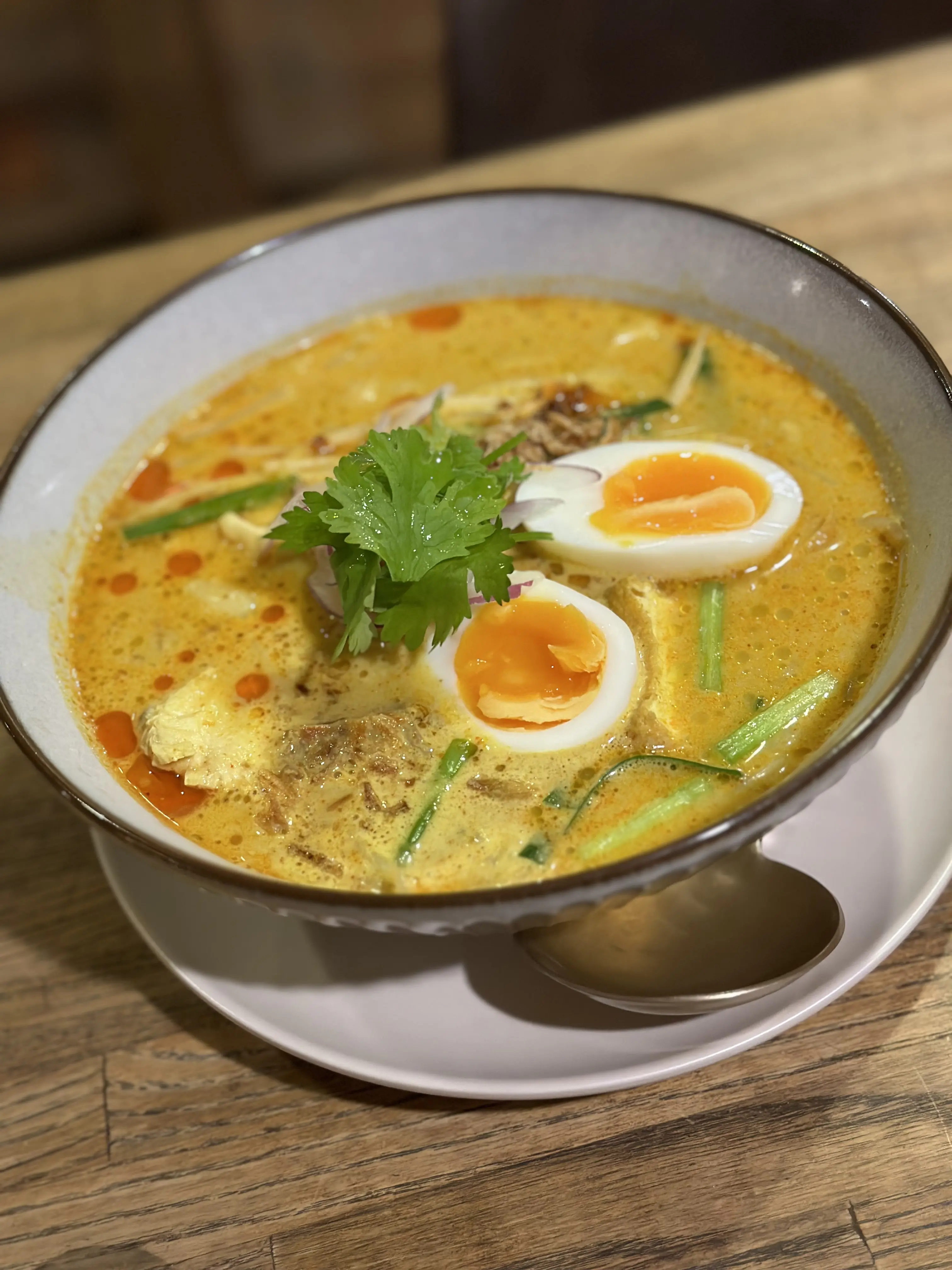 ラクサ（シンガポール風ココナッツカレーヌードル）