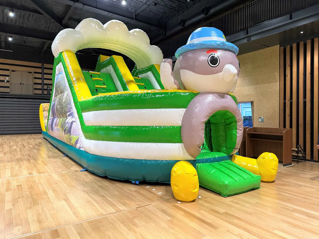 立山町の新しい遊び場【防災児童館 アカリエ】3/23～ 屋外遊具がついに