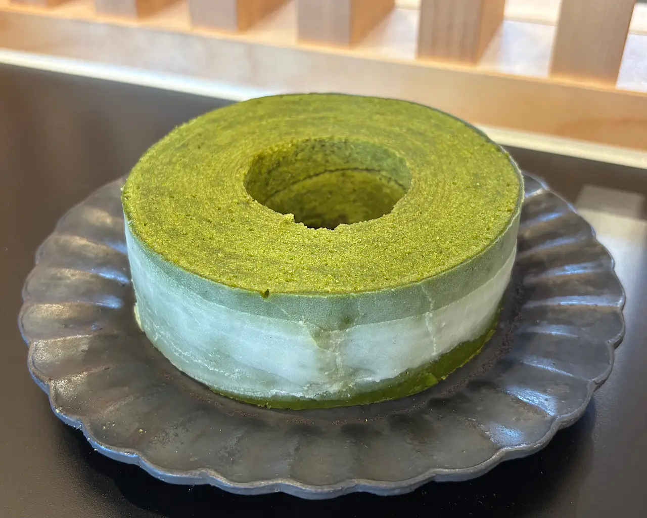木賊 -抹茶とミルク-／ホール1850円・カット300円（税込）