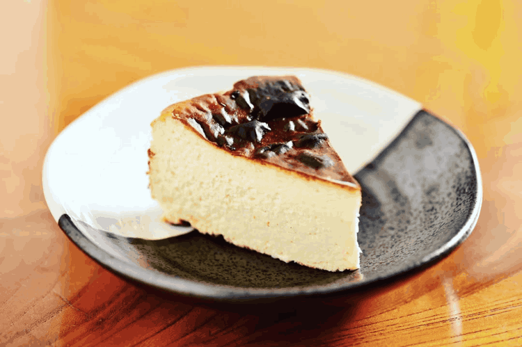 蕎麦バスクチーズケーキ 420円（税込）