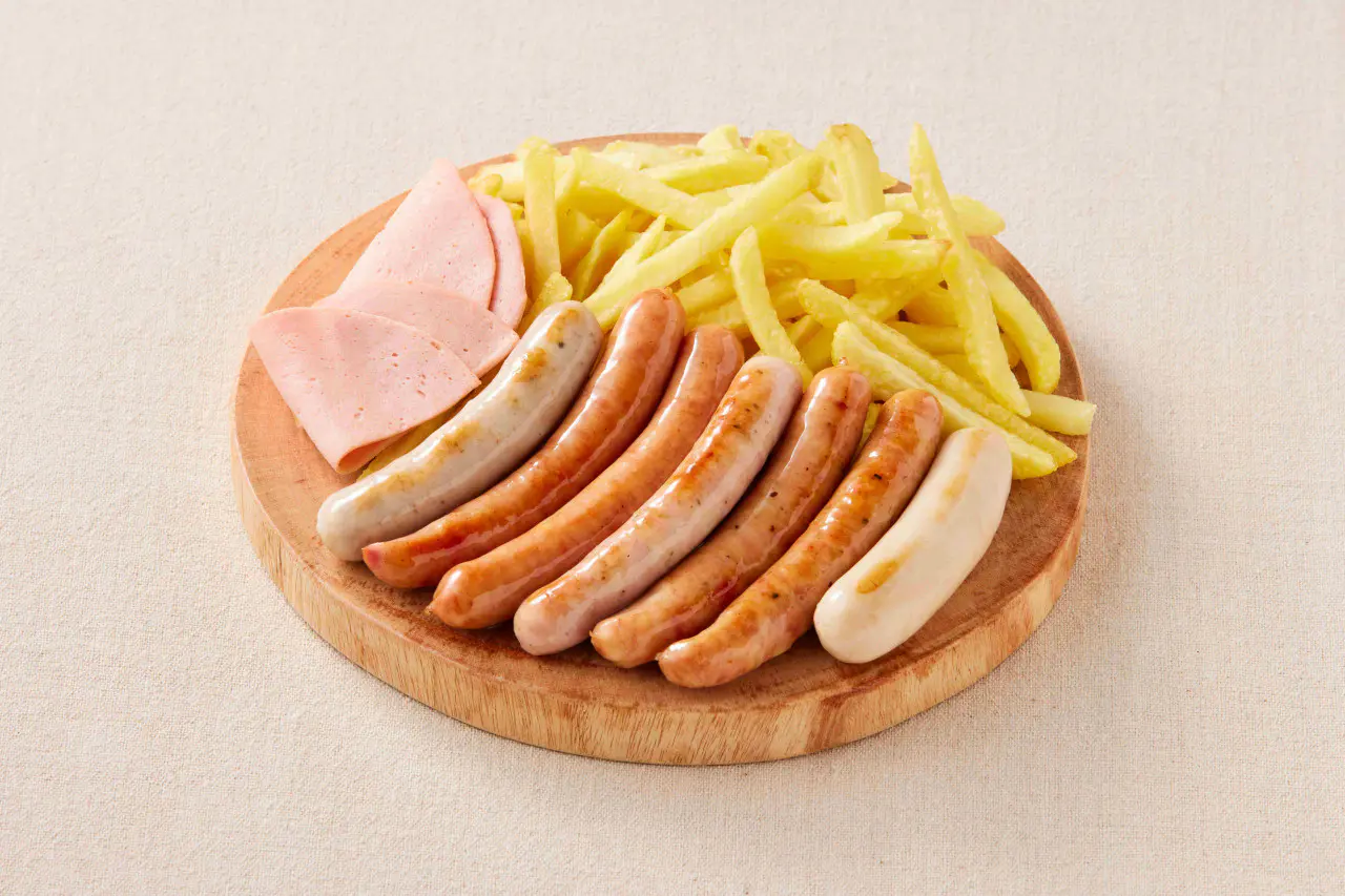 こだわり焼きたてソーセージ9点盛り　1200円い