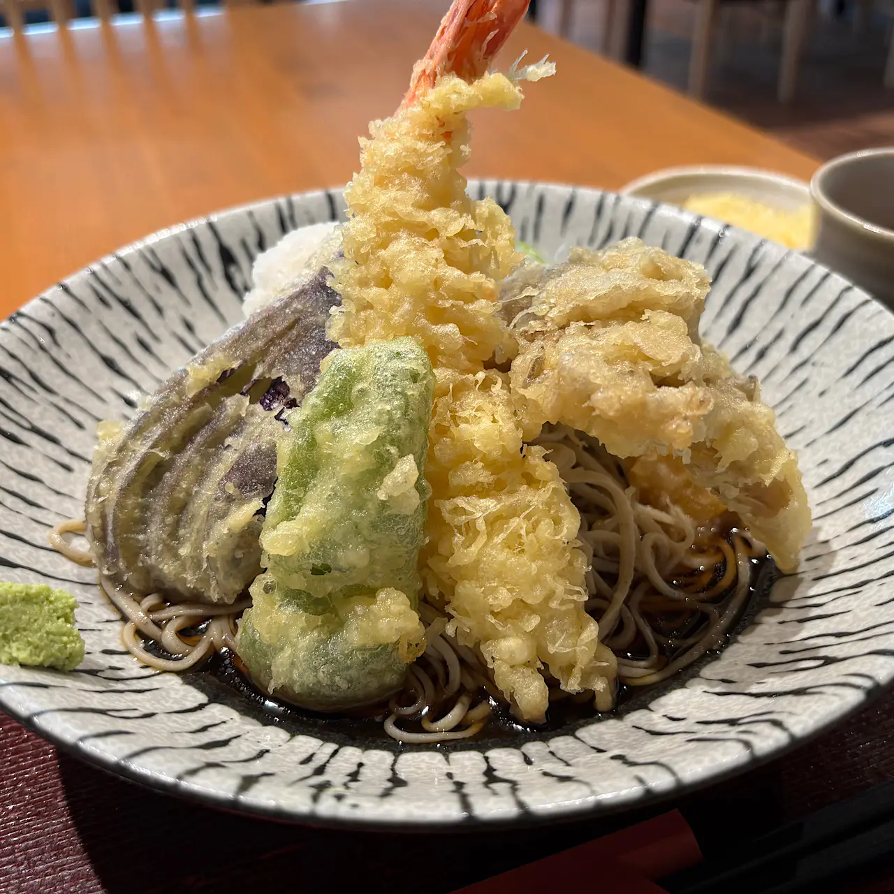 えび天おろしぶっかけそば 1680円（税込）
