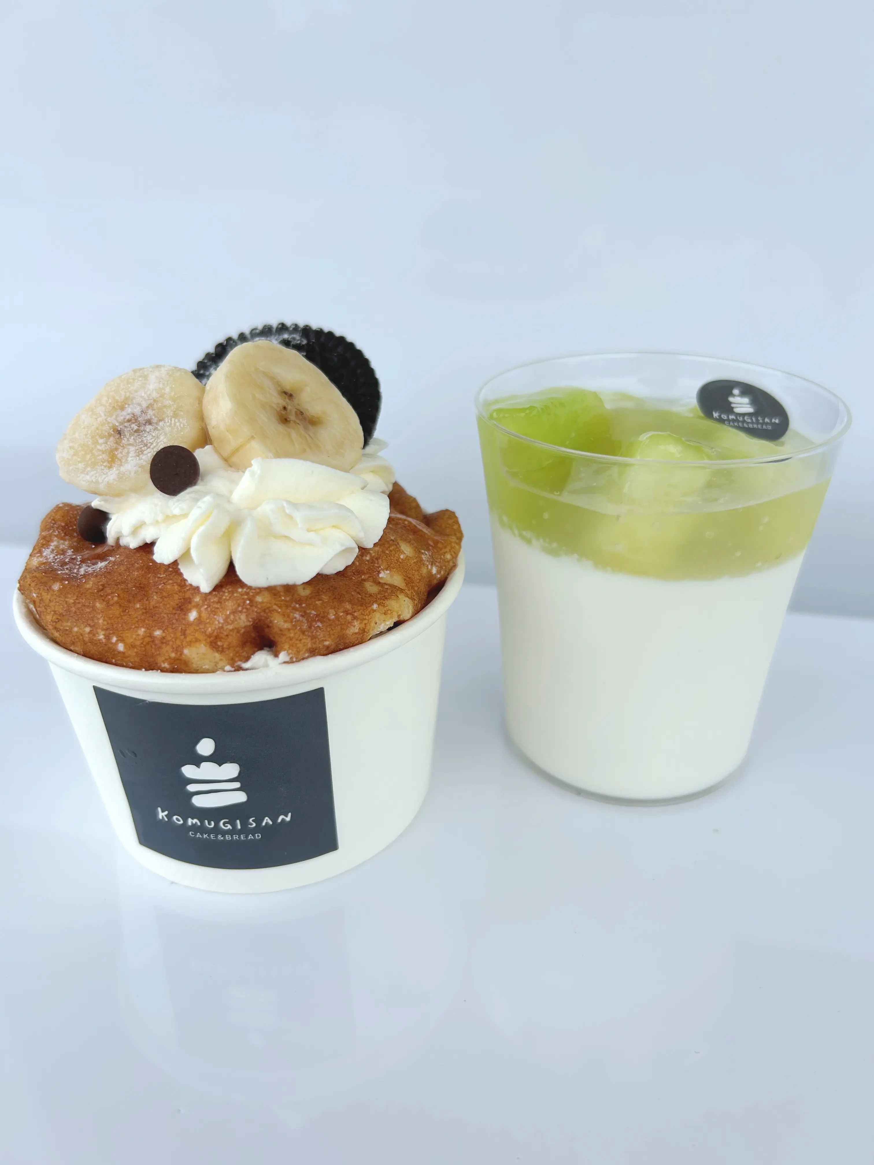（左）チョコとバナナのクレープ包み
（右）メロンゼリーのブランマンジェ