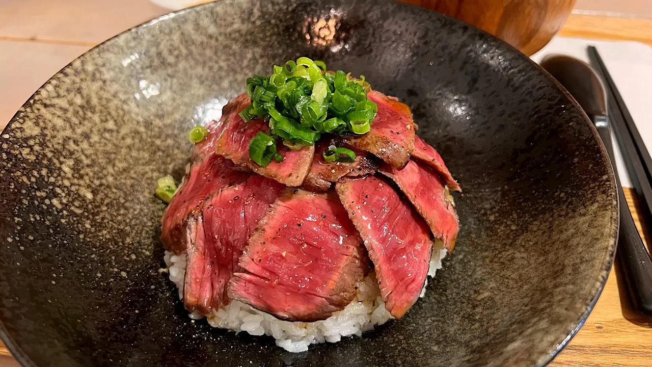 お手頃価格で国産牛ステーキが食べられる富山まちなかの人気店【ほし乃