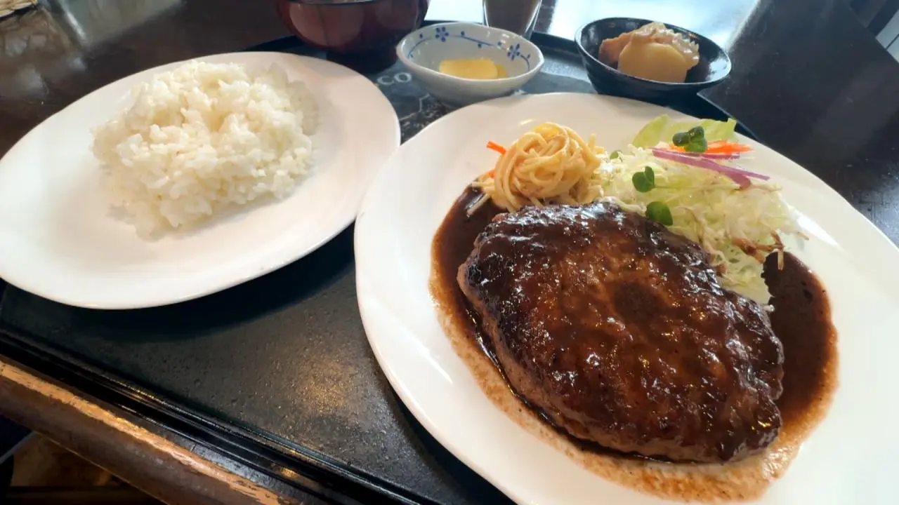 ハンバーグセット　1600円（税込）