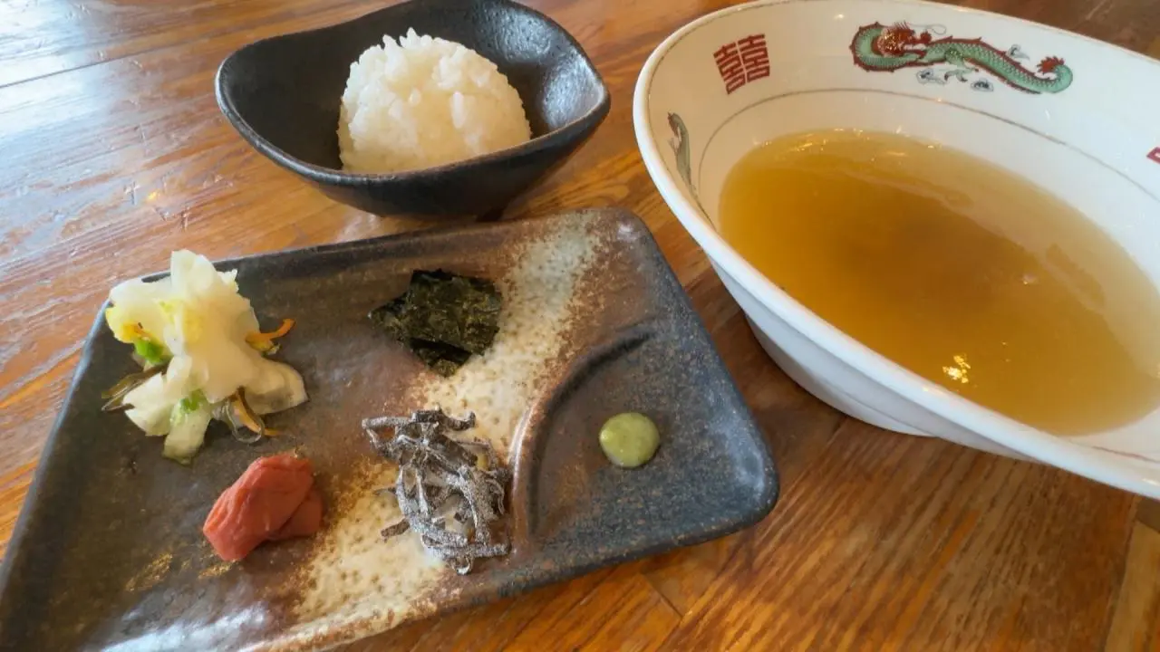 お茶漬け　200円（税込）