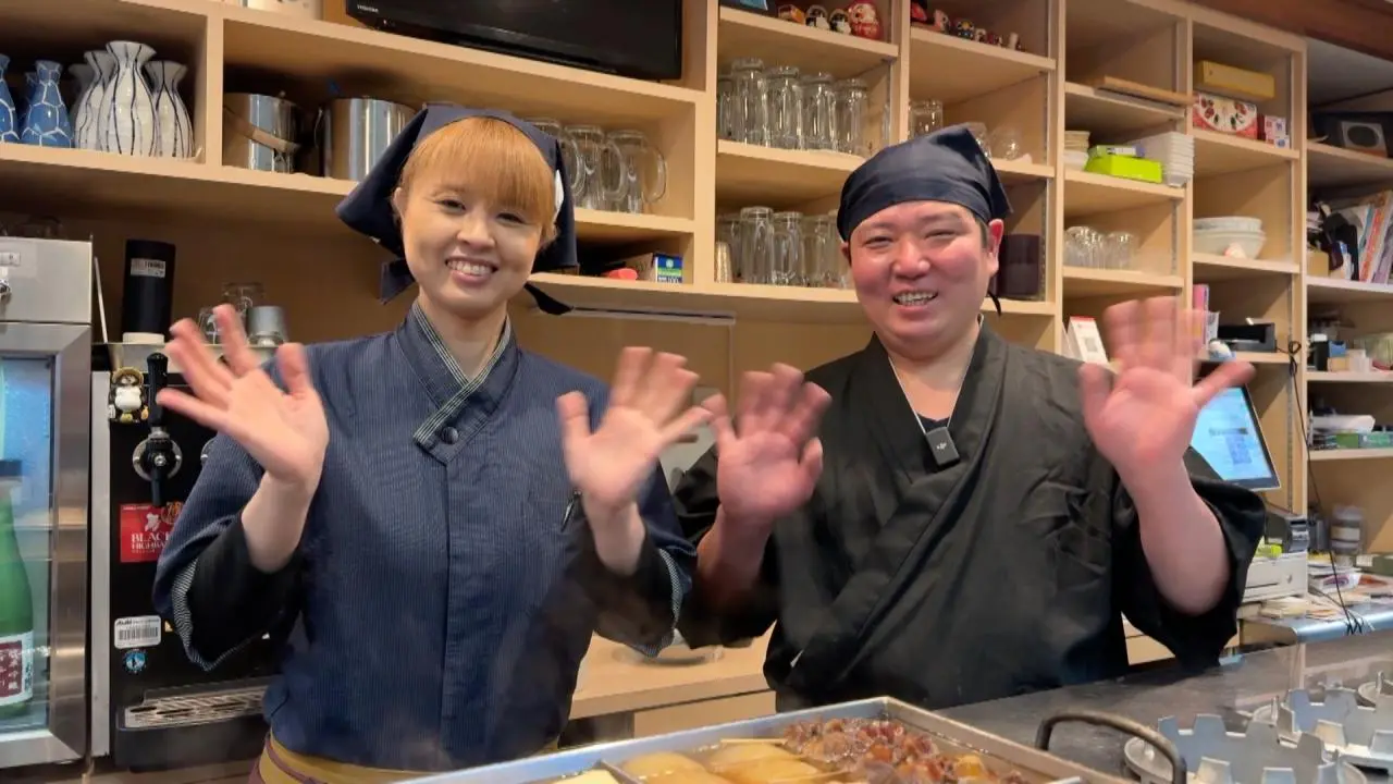 （左）妻の智実さん　（右）3代目・松下幸之助さん