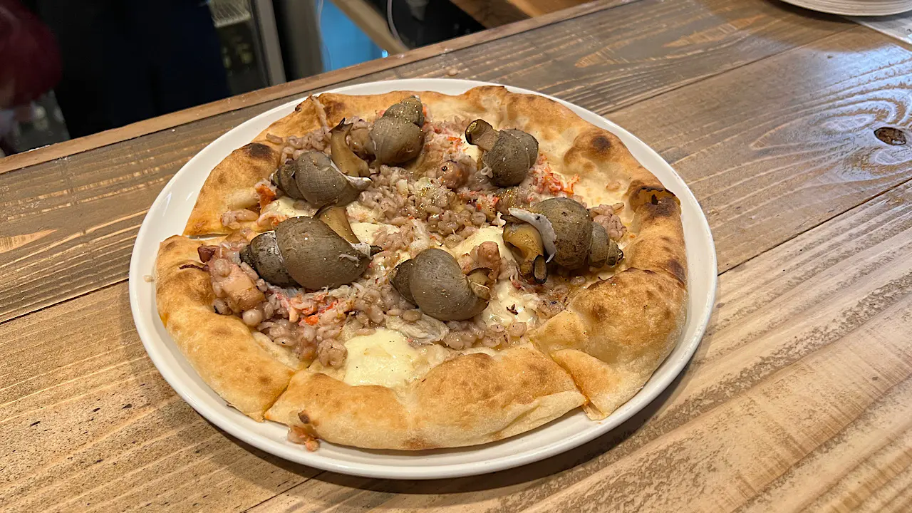 サクふわ生地で肉は不使用! 富山まちなかの人気ピザ店が移転