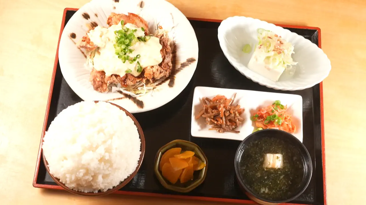 チキン南蛮定食　1375円