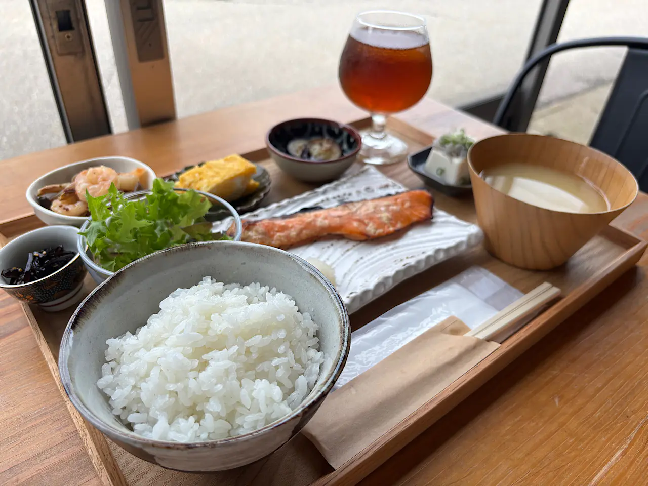 潮風香るピザ店の人気は…意外にも焼魚定食!? ピザ窯でふっくら焼いた魚