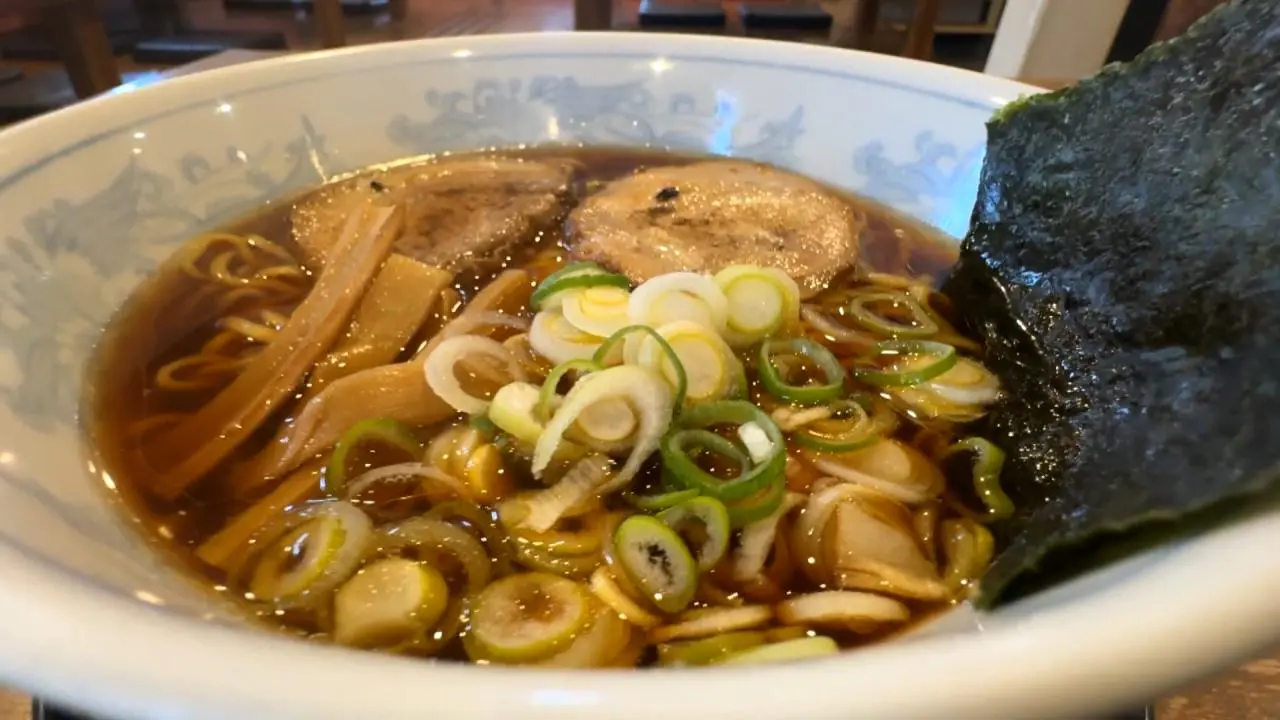 蔵出し醤油ラーメン　1000円（税込）