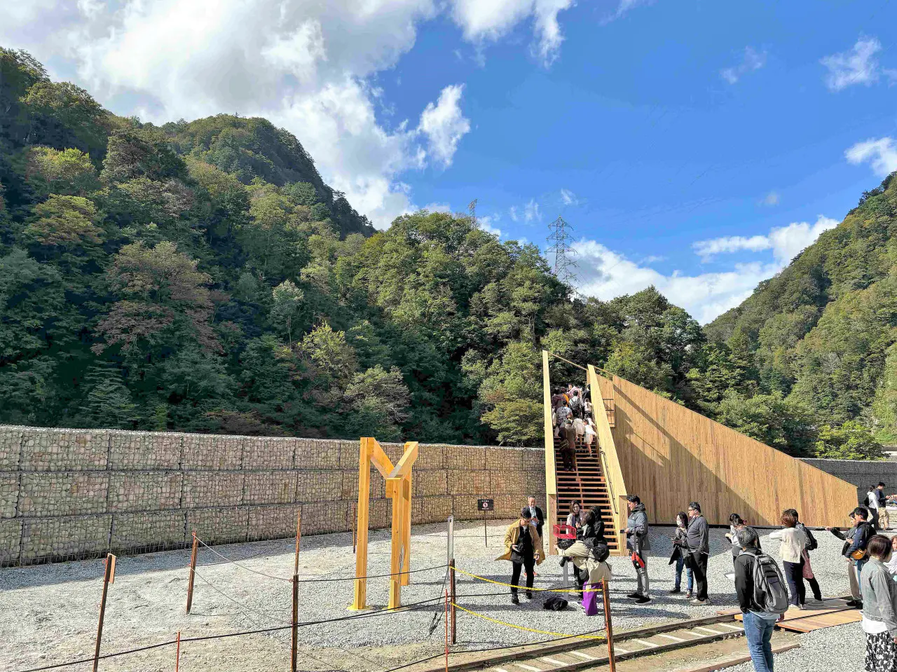 が*く様 鉄道部品 黒地に白文字「富」標識 半蔵門線8000系 車両番号板（客室用）【411】 | メトロの缶詰 鉄道部品