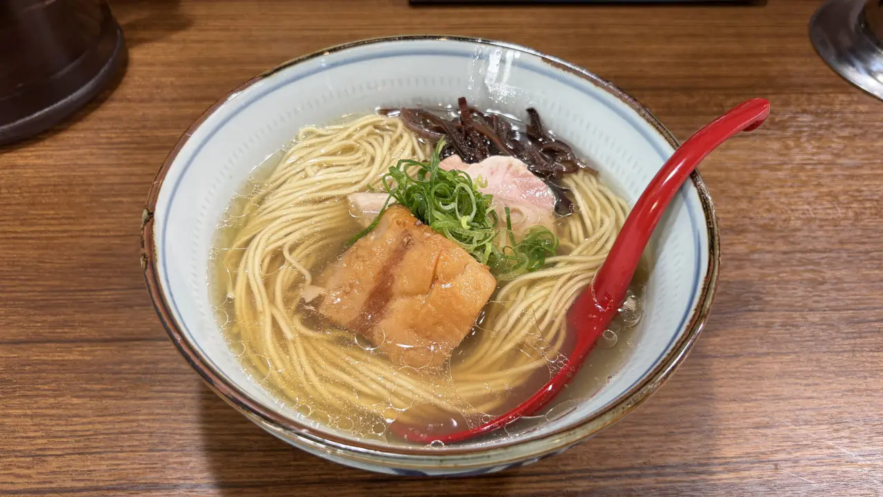 潮らぁ麺　1350円（税込）