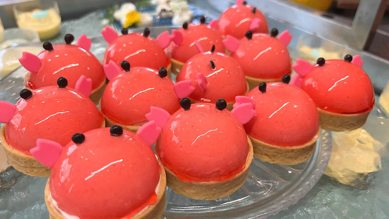 紅ズワイガニのいちごタルト