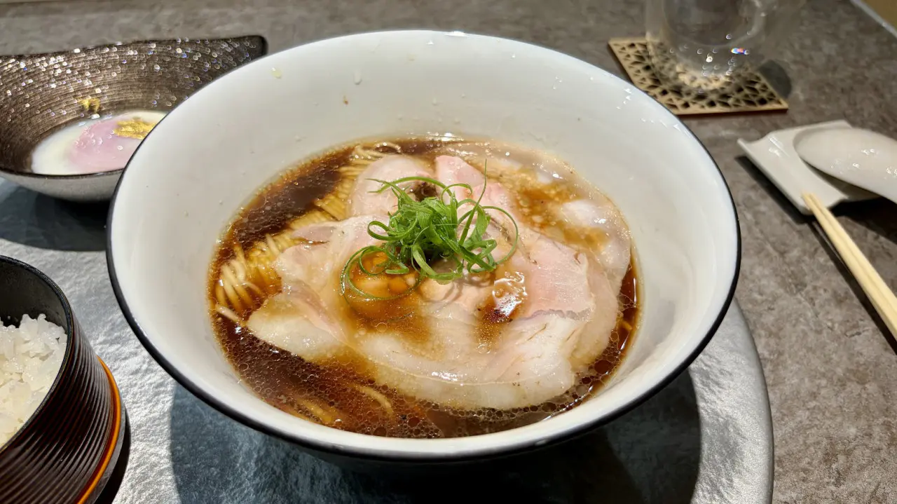 醤油のおそば 松風　1300円（税込）
