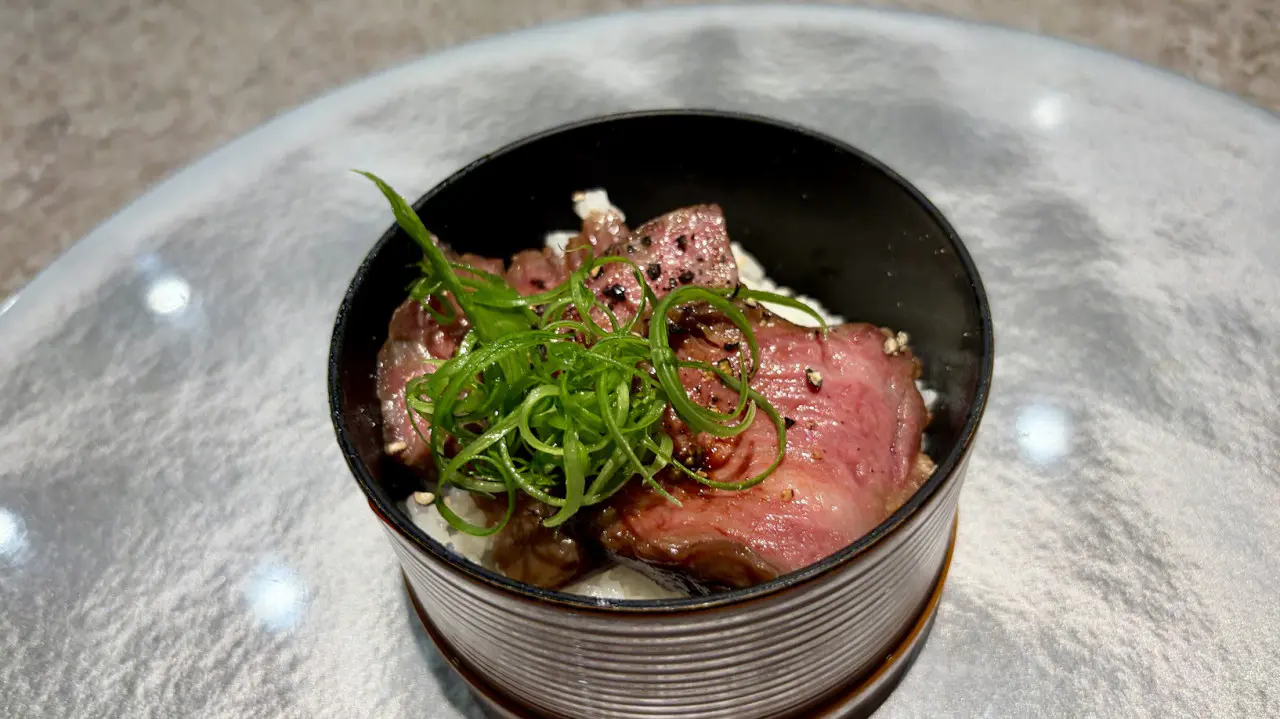 本日の一期一飯　A5和牛飯　900円（税込）