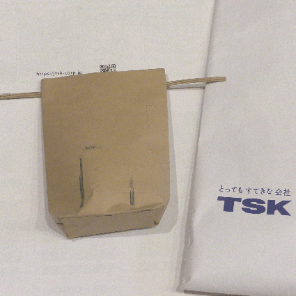 れたす
本物そっくりの小さな米袋を作りました。
工場見学をして、歴史のある会社なんだということを知りました。