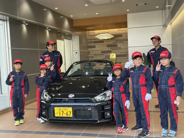 リザードン
車の点検をするのが楽しかったです。
自分でタイヤをつけたコペンが動いていくのを見て嬉しかったです。
アトラクションで体験した自動ブレーキはドキドキしたけど、車がちゃんと止まって凄かったです。