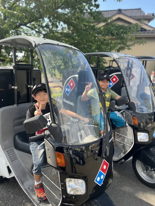 みーくん
ピザを配達するためのバイクがカッコよかったし、実際に乗れて嬉しかった。
世界で1枚の自分で作ったピザを家族に食べて欲しくて、家族の好きな具材をたくさん中に入れた。みんな美味しそうに食べてくれて嬉しかった。