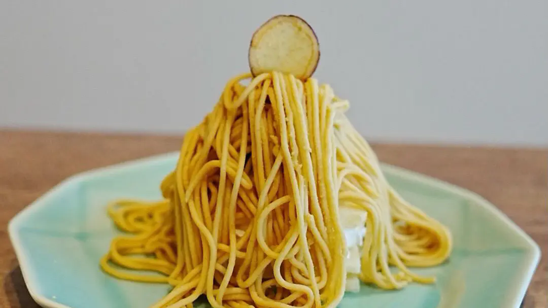 焼き芋の生絞りモンブラン