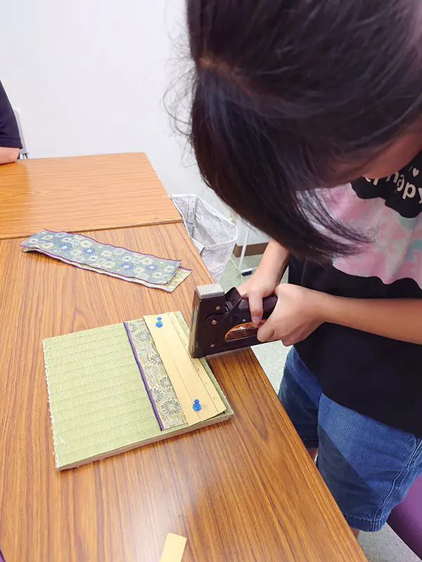 ゆいゆい
ホッチキスを打つのが、楽しかったよ。かたくて、最初は、なかなか、上手くいかなかったけど、一人で出来たよ。