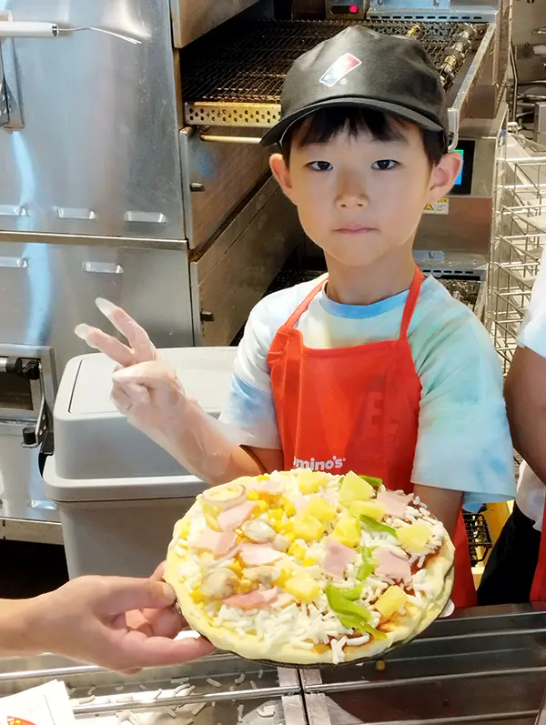 たいし
ピザ生地を広げるのが難しかったです。
トッピングが楽しかったです。