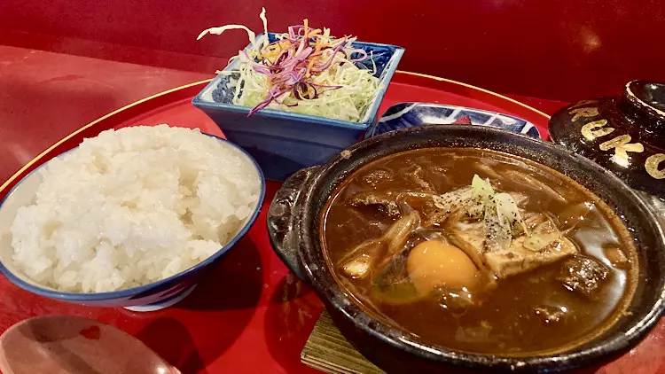 名古屋名物「どて煮」をまるや八丁味噌×黒毛和牛スジ肉で富山風にアレンジ！「赤炊き」定食の店【食堂MARUKO】