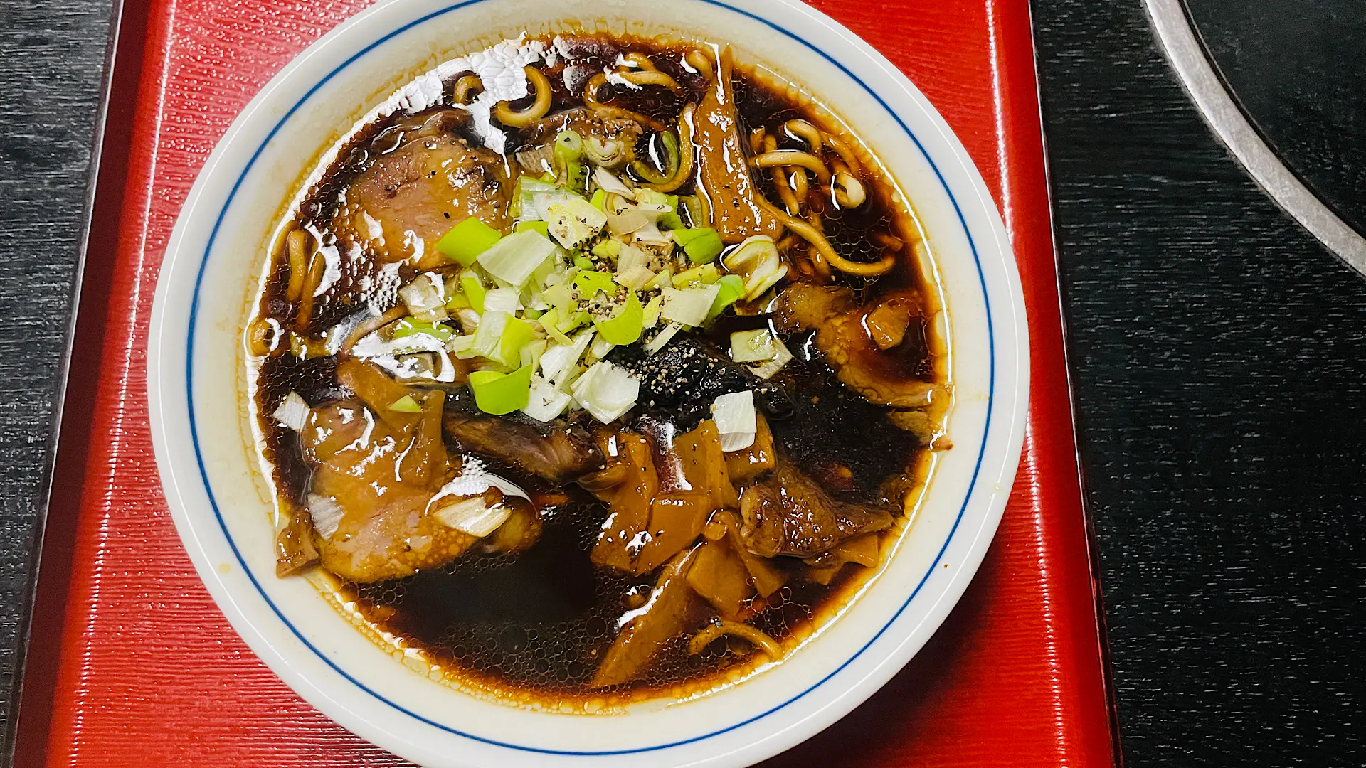 薬膳そばから元祖・大喜の味を完全再現のブラックラーメンまでーー富山
