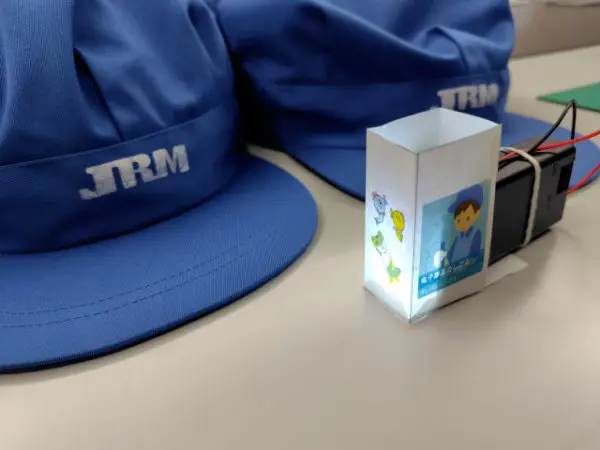 さくら
あんどんを作る作業が楽しかったです。LEDが日常生活に色々使われていることを知りました。
