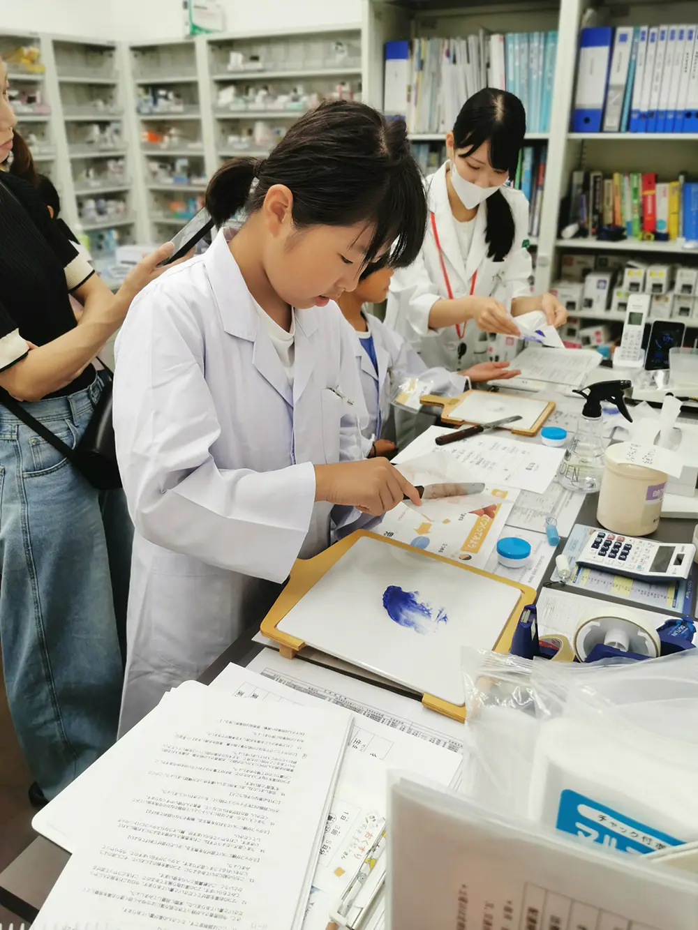 さきちゃん☆
薬を調合するのが楽しかったです。
ラムネで作った粉薬を機械に入れて袋に分けるのがすごかった。
