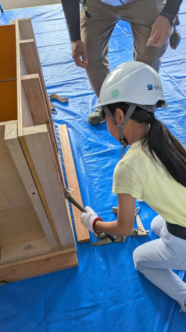 ゆーちゃん
いろんな体験ができてたのしかった。
安全に作業するために、たくさんの道具や服があるのがわかった。