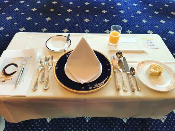 ひま
ナイフとフォークに種類があると知らなかったので、クイズが難しかったです。
いつかコース料理を食べてみたいと思いました。
