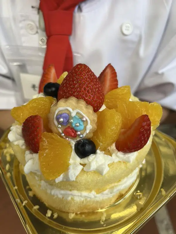 しお
生クリームをしぼるのが楽しかったです。時間があれば、生クリームを作るところから見たかったです。家族がみんなおいしいと言ってくれて、うれしかったです。