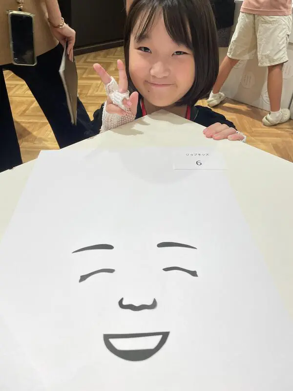 いっちゃん
ロゴデザイン制作で、自分の顔を作ったときにみんなから、よく似てるね！って言われて
うれしかったです。
